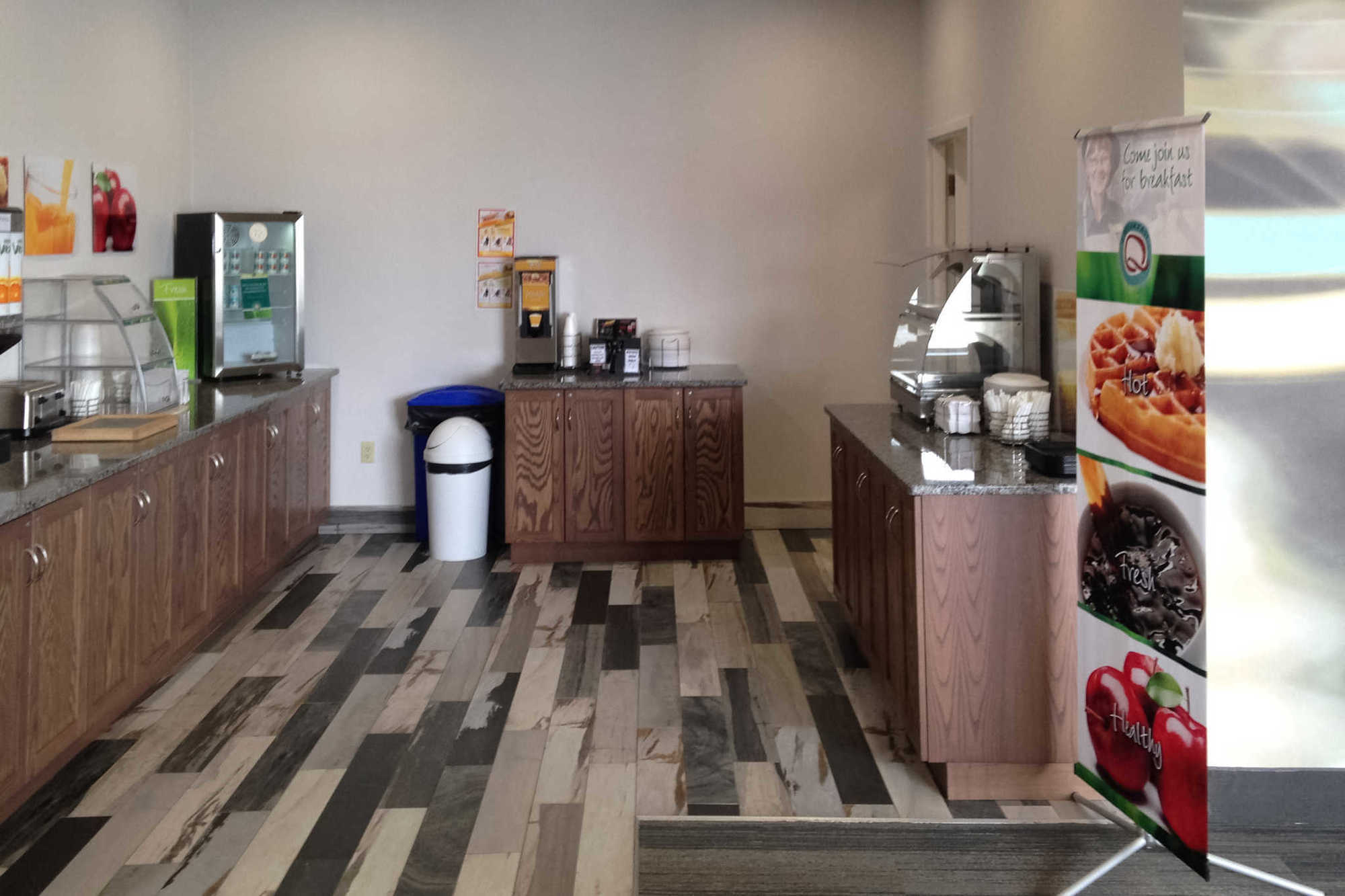 Quality Inn New Liskeard Интерьер фото